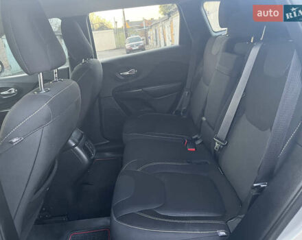 Серый Джип Чероки, объемом двигателя 2.4 л и пробегом 154 тыс. км за 14200 $, фото 9 на Automoto.ua