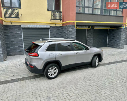 Сірий Джип Cherokee, об'ємом двигуна 2.4 л та пробігом 171 тис. км за 12999 $, фото 5 на Automoto.ua