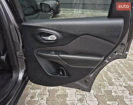 Серый Джип Чероки, объемом двигателя 2.36 л и пробегом 128 тыс. км за 17400 $, фото 15 на Automoto.ua