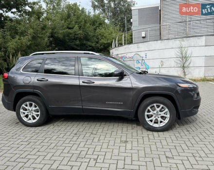 Сірий Джип Cherokee, об'ємом двигуна 2.36 л та пробігом 90 тис. км за 13600 $, фото 8 на Automoto.ua