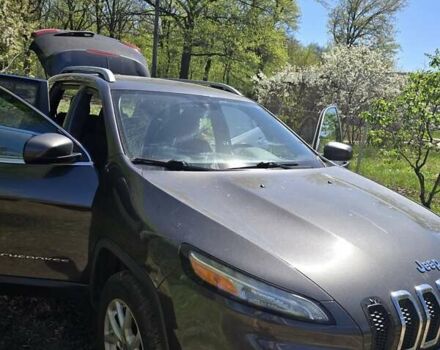 Сірий Джип Cherokee, об'ємом двигуна 3.2 л та пробігом 282 тис. км за 13800 $, фото 3 на Automoto.ua