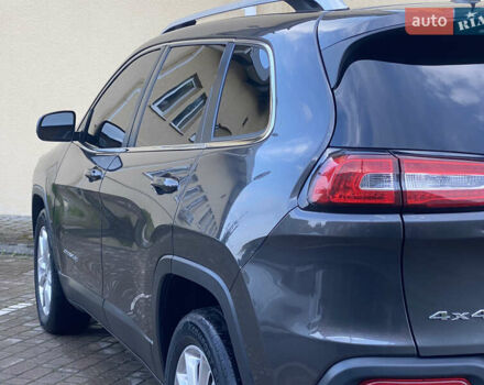 Джип Чероки 2016 в Трускавце на Automoto.ua Серый Джип Чероки, объемом двигателя 3.24 л и пробегом 159 тыс. км за 13999 $, фото 25 на Automoto.ua