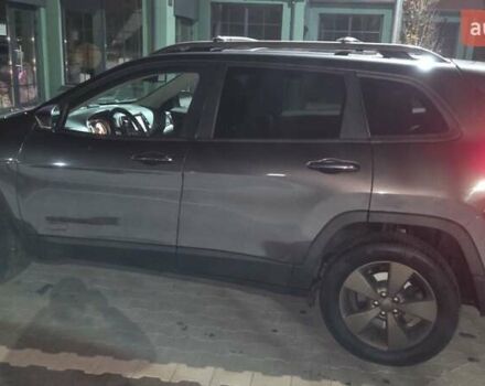 Серый Джип Чероки, объемом двигателя 3.24 л и пробегом 102 тыс. км за 15500 $, фото 3 на Automoto.ua