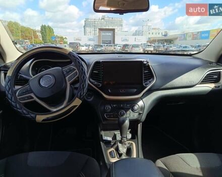 Серый Джип Чероки, объемом двигателя 2.36 л и пробегом 139 тыс. км за 13900 $, фото 9 на Automoto.ua