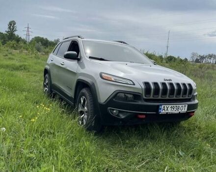 Сірий Джип Cherokee, об'ємом двигуна 2.4 л та пробігом 320 тис. км за 12000 $, фото 2 на Automoto.ua