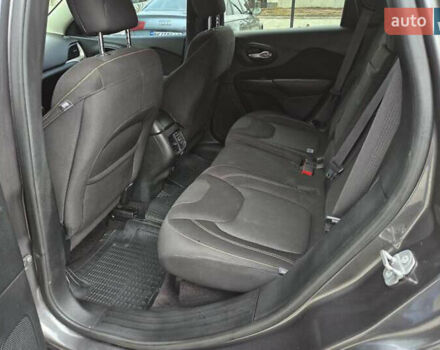 Серый Джип Чероки, объемом двигателя 2.36 л и пробегом 128 тыс. км за 17400 $, фото 17 на Automoto.ua