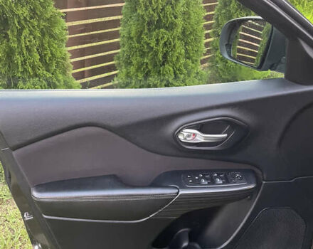 Серый Джип Чероки, объемом двигателя 2.36 л и пробегом 212 тыс. км за 15000 $, фото 7 на Automoto.ua