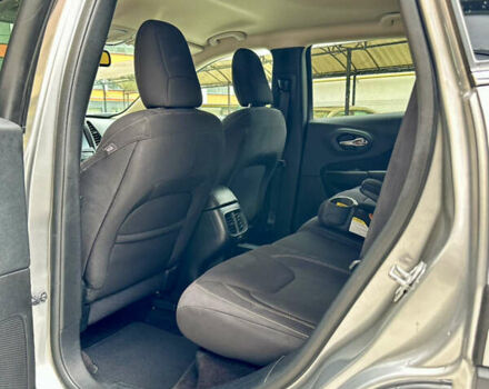 Сірий Джип Cherokee, об'ємом двигуна 2.4 л та пробігом 171 тис. км за 12999 $, фото 40 на Automoto.ua