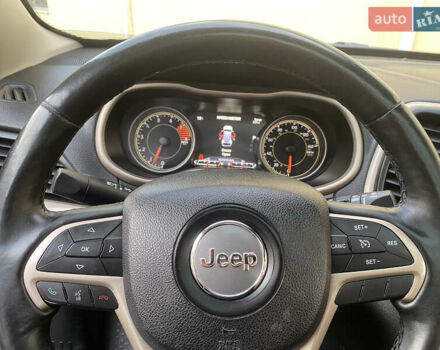 Джип Чероки 2016 в Трускавце на Automoto.ua Серый Джип Чероки, объемом двигателя 3.24 л и пробегом 159 тыс. км за 13999 $, фото 46 на Automoto.ua
