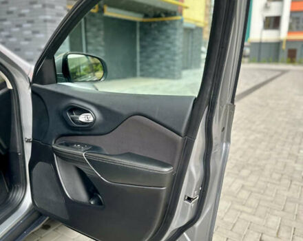 Сірий Джип Cherokee, об'ємом двигуна 2.4 л та пробігом 171 тис. км за 12999 $, фото 46 на Automoto.ua
