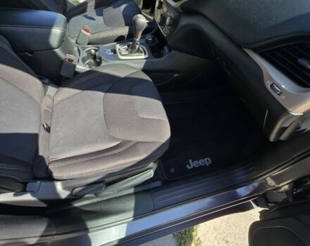 Сірий Джип Cherokee, об'ємом двигуна 3.2 л та пробігом 281 тис. км за 12500 $, фото 12 на Automoto.ua