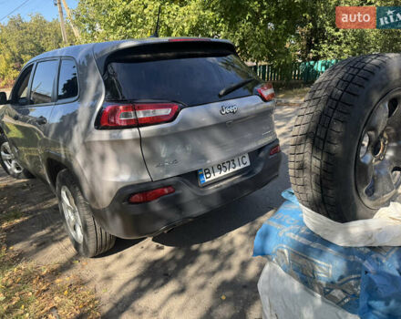Джип Чероки 2016 в Лубнах на Automoto.ua Серый Джип Чероки, объемом двигателя 2.36 л и пробегом 200 тыс. км за 13499 $, фото 5 на Automoto.ua