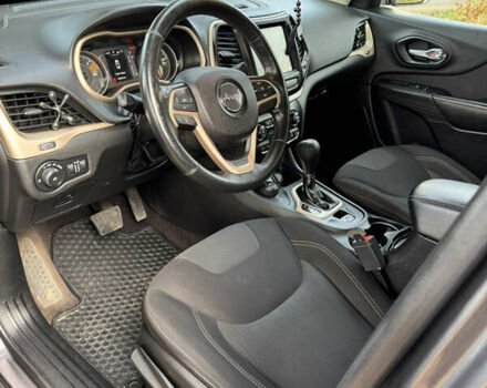 Серый Джип Чероки, объемом двигателя 2.36 л и пробегом 184 тыс. км за 14500 $, фото 12 на Automoto.ua