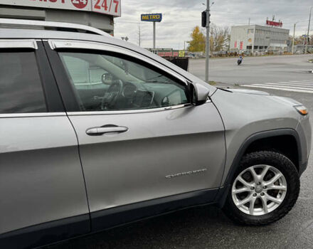 Серый Джип Чероки, объемом двигателя 3.24 л и пробегом 148 тыс. км за 17500 $, фото 5 на Automoto.ua