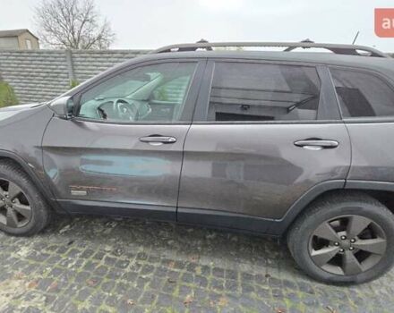 Сірий Джип Cherokee, об'ємом двигуна 3.24 л та пробігом 102 тис. км за 14500 $, фото 4 на Automoto.ua