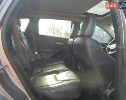 Серый Джип Чероки, объемом двигателя 3.2 л и пробегом 131 тыс. км за 1600 $, фото 10 на Automoto.ua