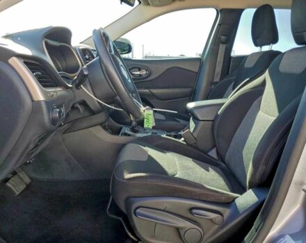 Серый Джип Чероки, объемом двигателя 0 л и пробегом 160 тыс. км за 2000 $, фото 6 на Automoto.ua