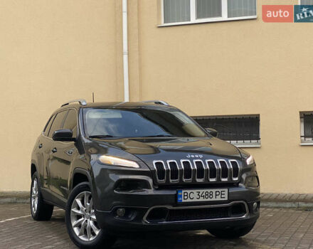 Джип Чероки 2016 в Трускавце на Automoto.ua Серый Джип Чероки, объемом двигателя 3.24 л и пробегом 159 тыс. км за 13999 $, фото 5 на Automoto.ua
