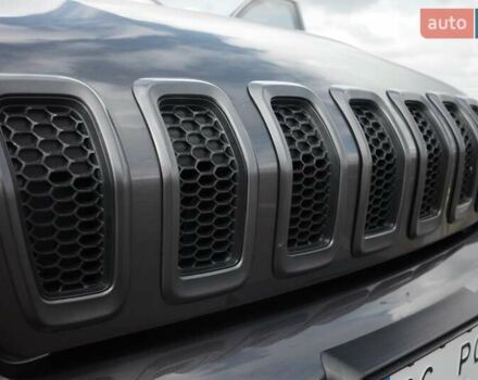 Сірий Джип Cherokee, об'ємом двигуна 2.36 л та пробігом 150 тис. км за 14500 $, фото 32 на Automoto.ua