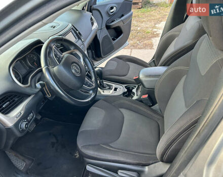 Сірий Джип Cherokee, об'ємом двигуна 2.36 л та пробігом 92 тис. км за 15900 $, фото 16 на Automoto.ua