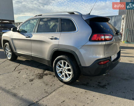 Сірий Джип Cherokee, об'ємом двигуна 2.36 л та пробігом 92 тис. км за 15900 $, фото 9 на Automoto.ua