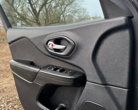 Серый Джип Чероки, объемом двигателя 2.36 л и пробегом 184 тыс. км за 14500 $, фото 25 на Automoto.ua