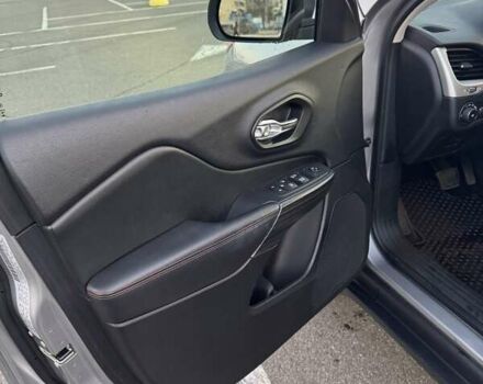 Сірий Джип Cherokee, об'ємом двигуна 2.36 л та пробігом 120 тис. км за 14500 $, фото 14 на Automoto.ua