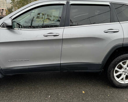 Серый Джип Чероки, объемом двигателя 3.24 л и пробегом 148 тыс. км за 17500 $, фото 1 на Automoto.ua