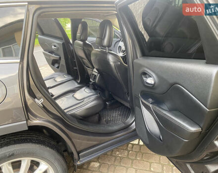 Джип Чероки 2016 в Трускавце на Automoto.ua Серый Джип Чероки, объемом двигателя 3.24 л и пробегом 159 тыс. км за 13999 $, фото 31 на Automoto.ua