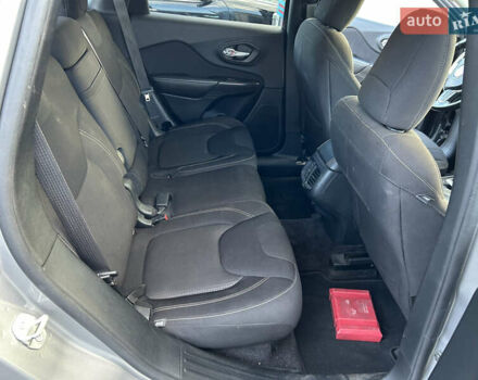 Сірий Джип Cherokee, об'ємом двигуна 2.36 л та пробігом 92 тис. км за 15900 $, фото 19 на Automoto.ua