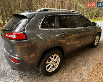 Джип Чероки 2016 в Городне на Automoto.ua Серый Джип Чероки, объемом двигателя 2.36 л и пробегом 127 тыс. км за 15500 $, фото 4 на Automoto.ua