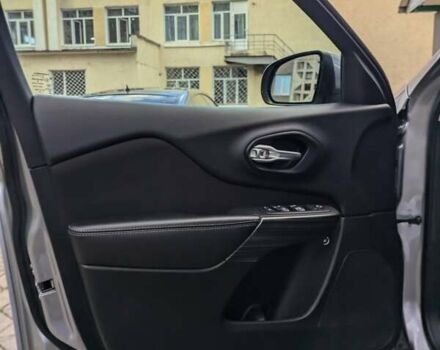Серый Джип Чероки, объемом двигателя 2.36 л и пробегом 152 тыс. км за 13300 $, фото 34 на Automoto.ua