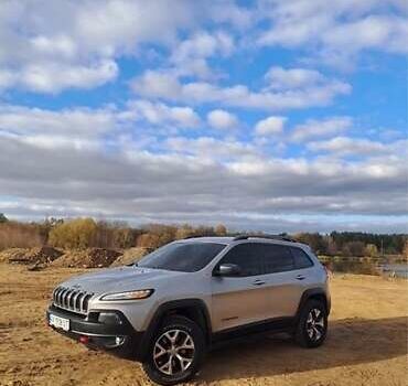 Сірий Джип Cherokee, об'ємом двигуна 2.4 л та пробігом 320 тис. км за 12000 $, фото 9 на Automoto.ua