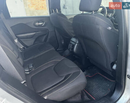 Серый Джип Чероки, объемом двигателя 2.4 л и пробегом 154 тыс. км за 14200 $, фото 11 на Automoto.ua