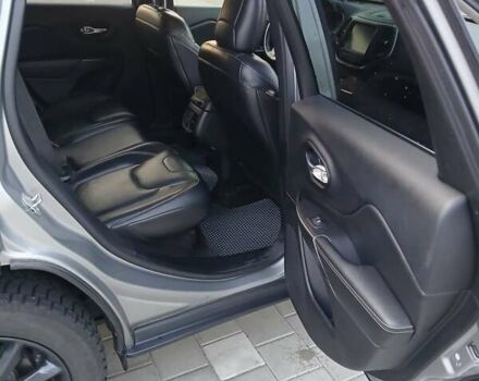 Сірий Джип Cherokee, об'ємом двигуна 3.24 л та пробігом 100 тис. км за 17500 $, фото 9 на Automoto.ua