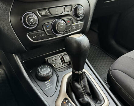 Серый Джип Чероки, объемом двигателя 2.36 л и пробегом 184 тыс. км за 14500 $, фото 15 на Automoto.ua