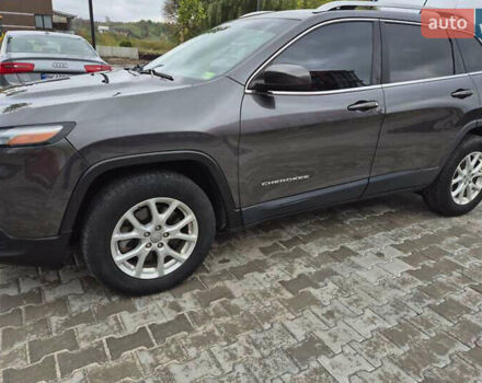 Серый Джип Чероки, объемом двигателя 2.36 л и пробегом 128 тыс. км за 17400 $, фото 2 на Automoto.ua