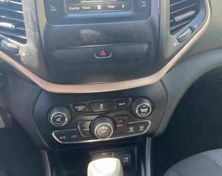 Джип Чероки 2016 в Черкассах на Automoto.ua Серый Джип Чероки, объемом двигателя 2.4 л и пробегом 130 тыс. км за 13700 $, фото 7 на Automoto.ua