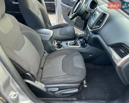 Сірий Джип Cherokee, об'ємом двигуна 2.36 л та пробігом 92 тис. км за 15900 $, фото 20 на Automoto.ua