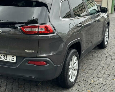 Сірий Джип Cherokee, об'ємом двигуна 2.36 л та пробігом 129 тис. км за 13000 $, фото 5 на Automoto.ua