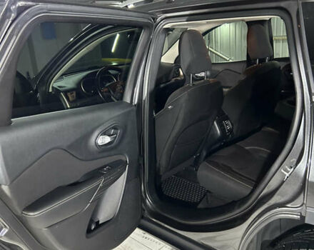 Серый Джип Чероки, объемом двигателя 3.24 л и пробегом 179 тыс. км за 14000 $, фото 23 на Automoto.ua