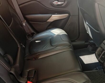 Джип Чероки 2016 в Киеве на Automoto.ua Серый Джип Чероки, объемом двигателя 3.2 л и пробегом 135 тыс. км за 15000 $, фото 6 на Automoto.ua