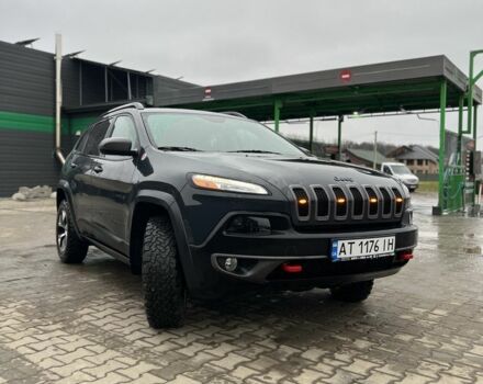 Серый Джип Чероки, объемом двигателя 2.4 л и пробегом 220 тыс. км за 15200 $, фото 2 на Automoto.ua