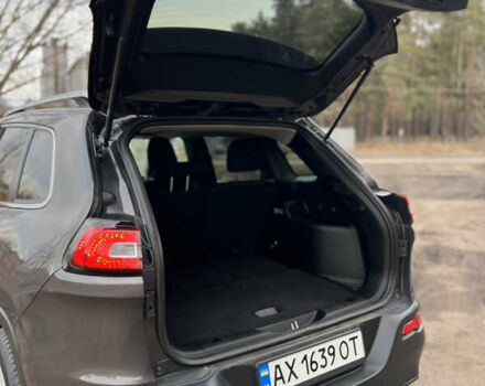 Сірий Джип Cherokee, об'ємом двигуна 2.36 л та пробігом 113 тис. км за 14600 $, фото 5 на Automoto.ua