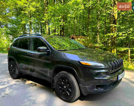 Серый Джип Чероки, объемом двигателя 3.24 л и пробегом 133 тыс. км за 15000 $, фото 4 на Automoto.ua