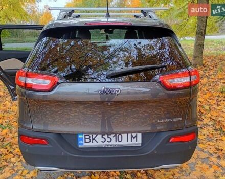 Джип Cherokee 2017 у Рівному на Automoto.ua Сірий Джип Cherokee, об'ємом двигуна 3.24 л та пробігом 127 тис. км за 13700 $, фото 5 на Automoto.ua
