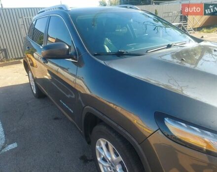 Серый Джип Чероки, объемом двигателя 2.36 л и пробегом 248 тыс. км за 14300 $, фото 1 на Automoto.ua