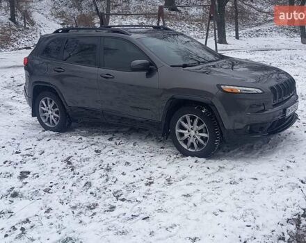Сірий Джип Cherokee, об'ємом двигуна 2.4 л та пробігом 158 тис. км за 15900 $, фото 1 на Automoto.ua