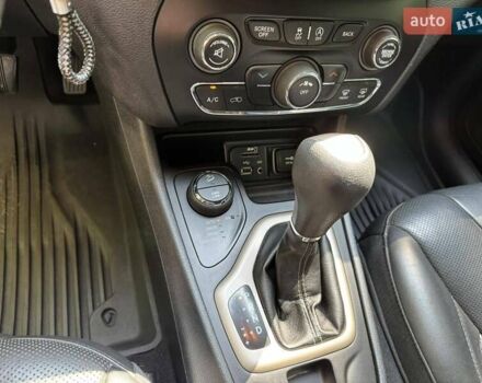 Серый Джип Чероки, объемом двигателя 3.24 л и пробегом 128 тыс. км за 16200 $, фото 11 на Automoto.ua