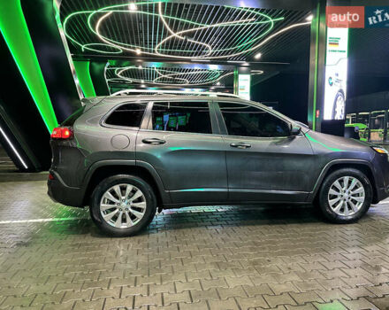 Серый Джип Чероки, объемом двигателя 3.24 л и пробегом 201 тыс. км за 16300 $, фото 43 на Automoto.ua